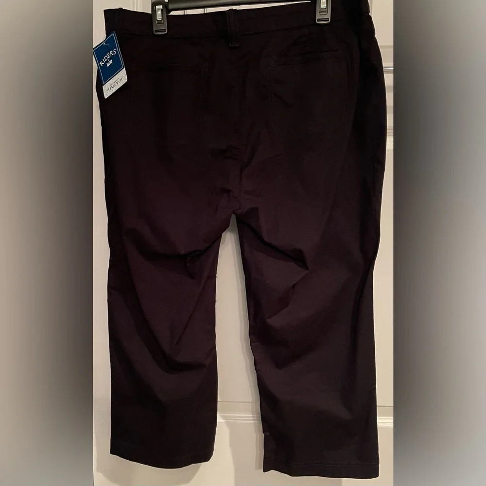 Women’s Riders by Lee Capri Pants, 16M, NWT - Picture 2 of 5